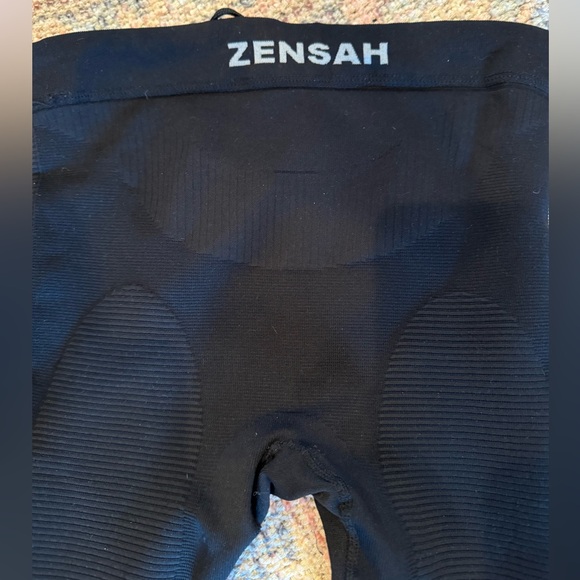 Black compression leggings- Zensah size xs-s - Picture 6 of 7
